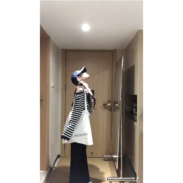 2025秋季新款一字领吊带露肩条纹长袖T恤女修身上衣潮裤子套装