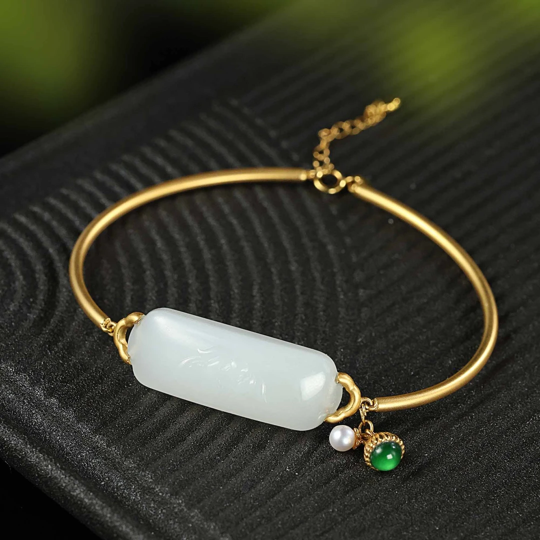 18K金和田玉手牌