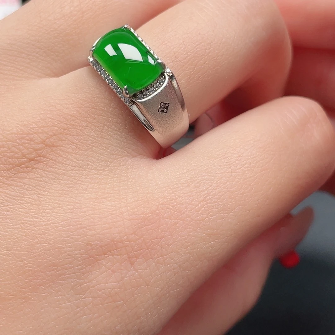 翡翠银S925镶嵌戒指没有运费险2176