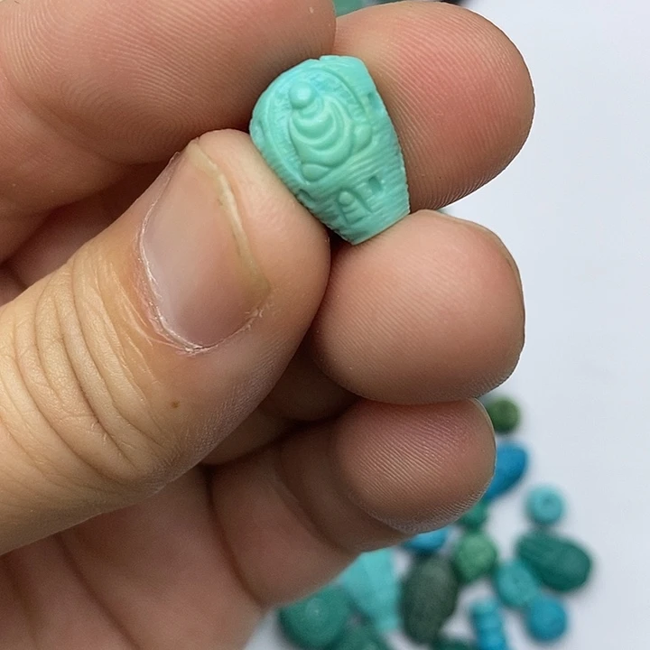 绿松石未镶嵌珠宝奇石