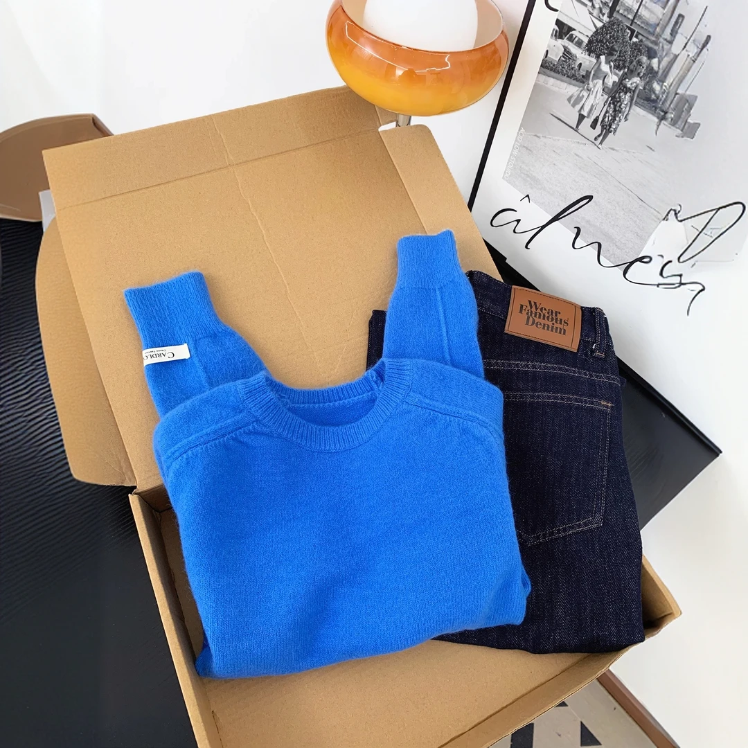 韩系松弛感克莱因蓝超显白针织衫女秋冬慵懒简约休闲圆领套头毛衣