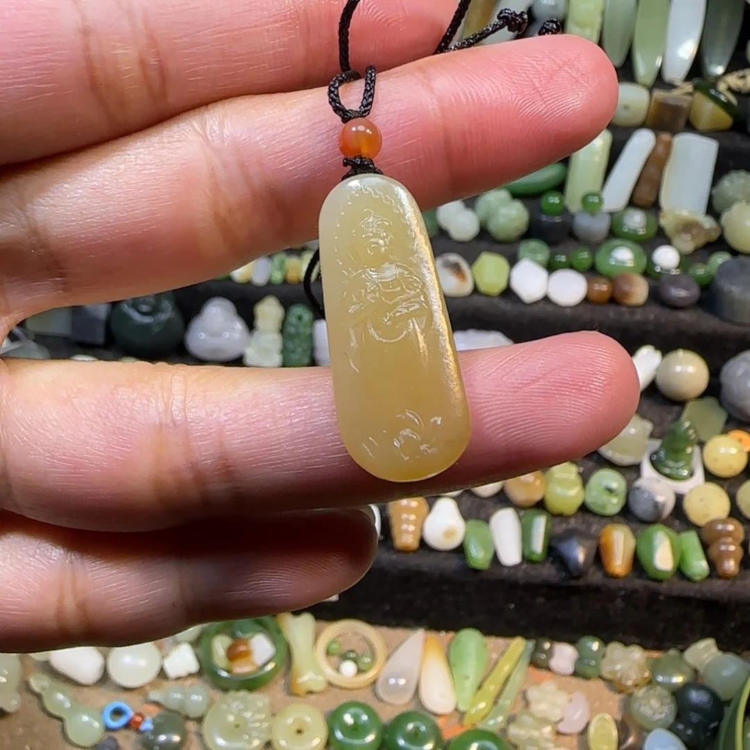 和田玉未镶嵌颈饰糖白观音吊坠