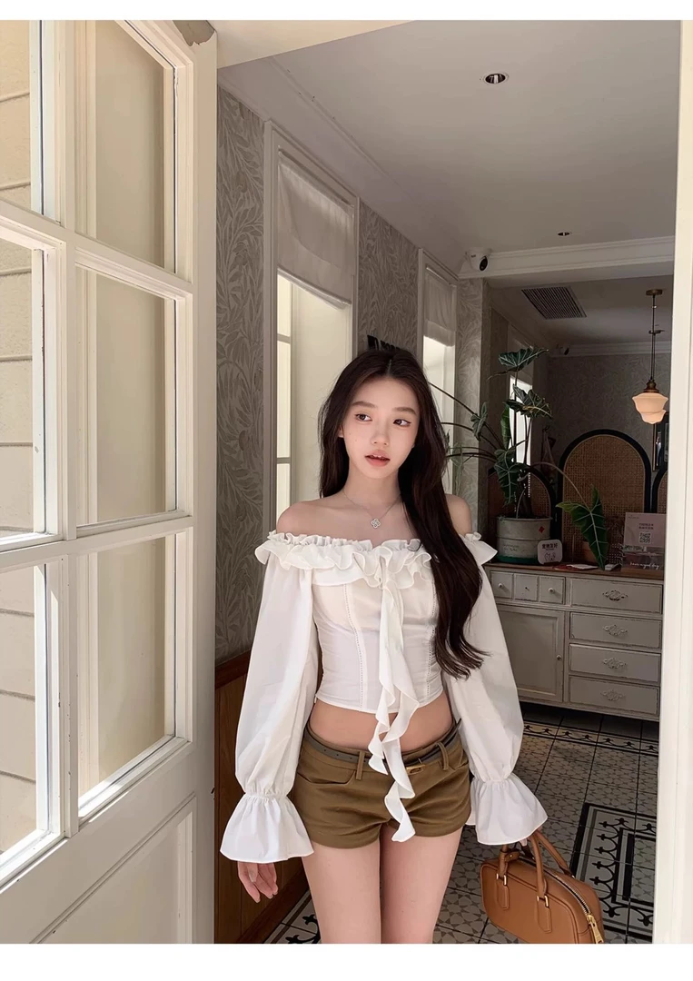 2025夏季新款时尚一字肩长袖上衣设计感修身显瘦短裤套装