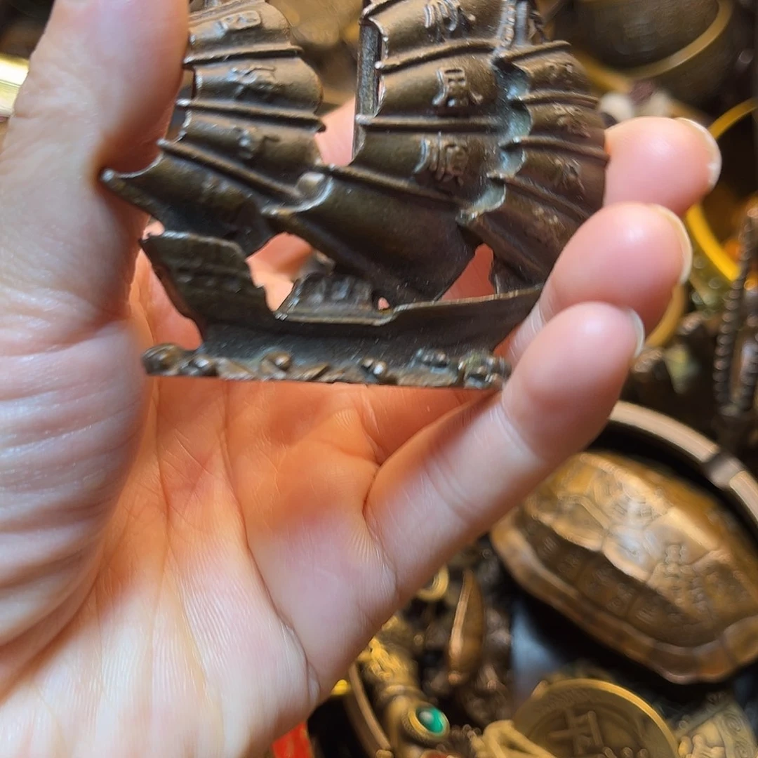 精美铜器工艺品等