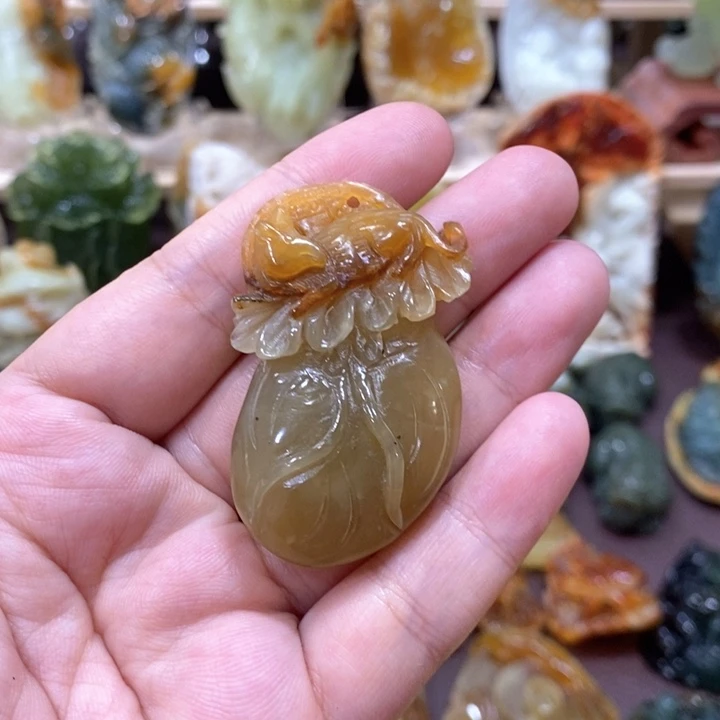 未镶嵌蛇纹石玉颈饰