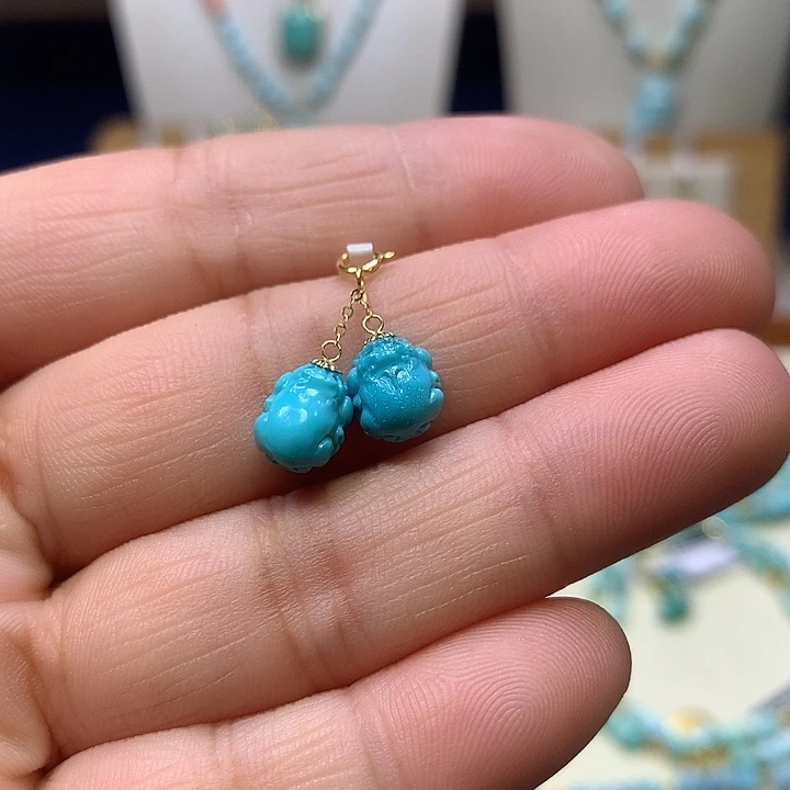 绿松石18K金镶嵌挂件