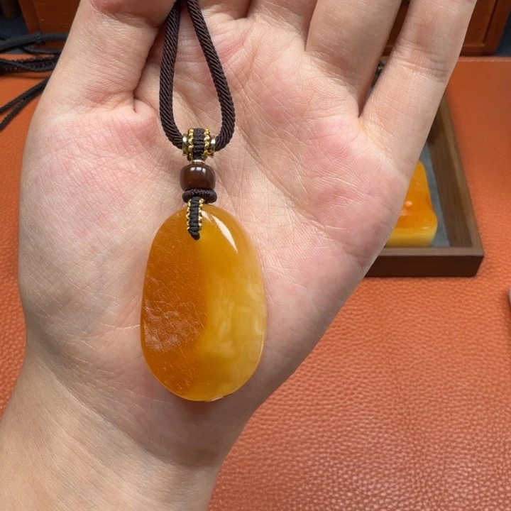 蜜蜡未镶嵌吊坠(赠链)