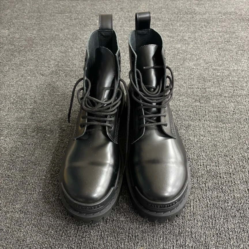 99新 Balenciaga/巴黎世家 （pm）strike黑色马丁靴 41码/6569