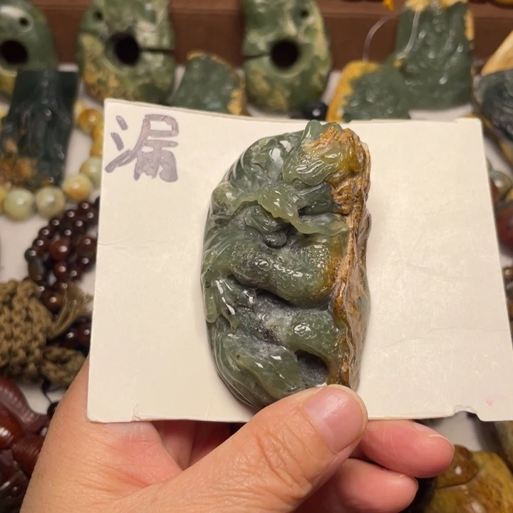 岫岩河磨玉（透闪石质玉）未镶嵌颈饰