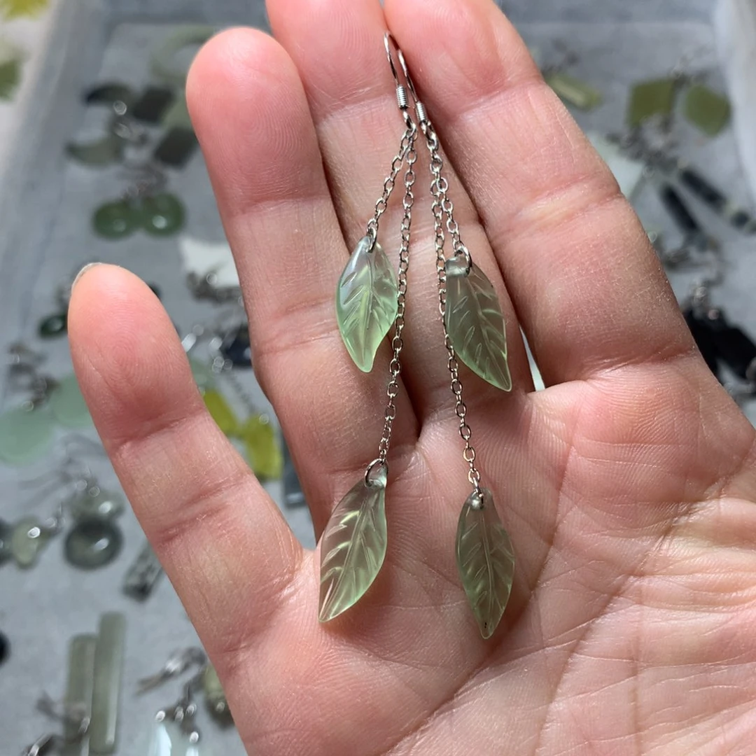 蛇纹石玉耳环未镶嵌