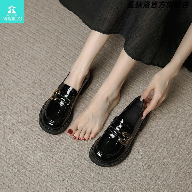 小皮鞋女英伦风2025新款金属扣休闲单鞋女一脚蹬黑色乐福鞋春季女