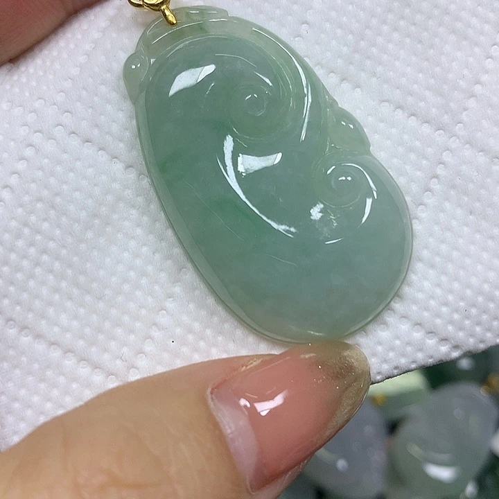 翡翠未镶嵌颈饰挂件