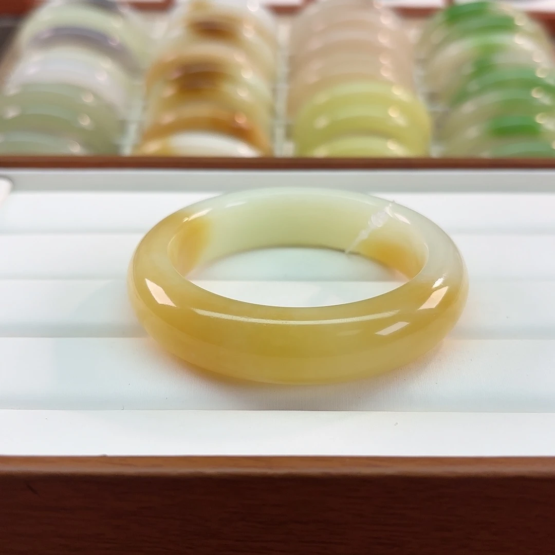 和田玉未镶嵌手镯【轮胎黄金糖】