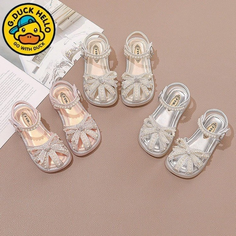 小黄鸭鞋子儿童公主包头凉鞋2025新款夏夏款女孩大童宝宝软底水晶