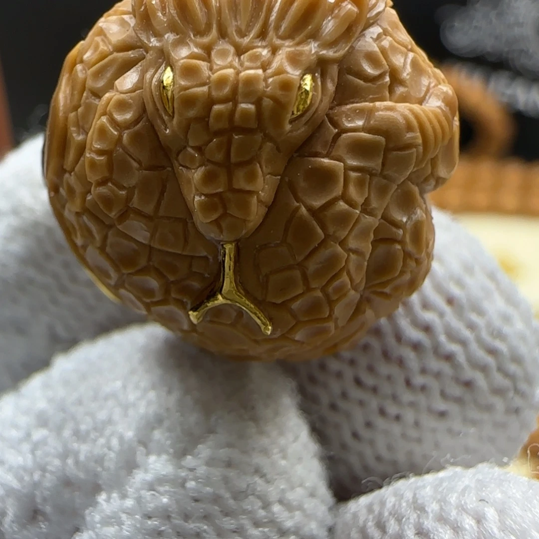 吊坠猴头核桃灵蛇镶嵌24k