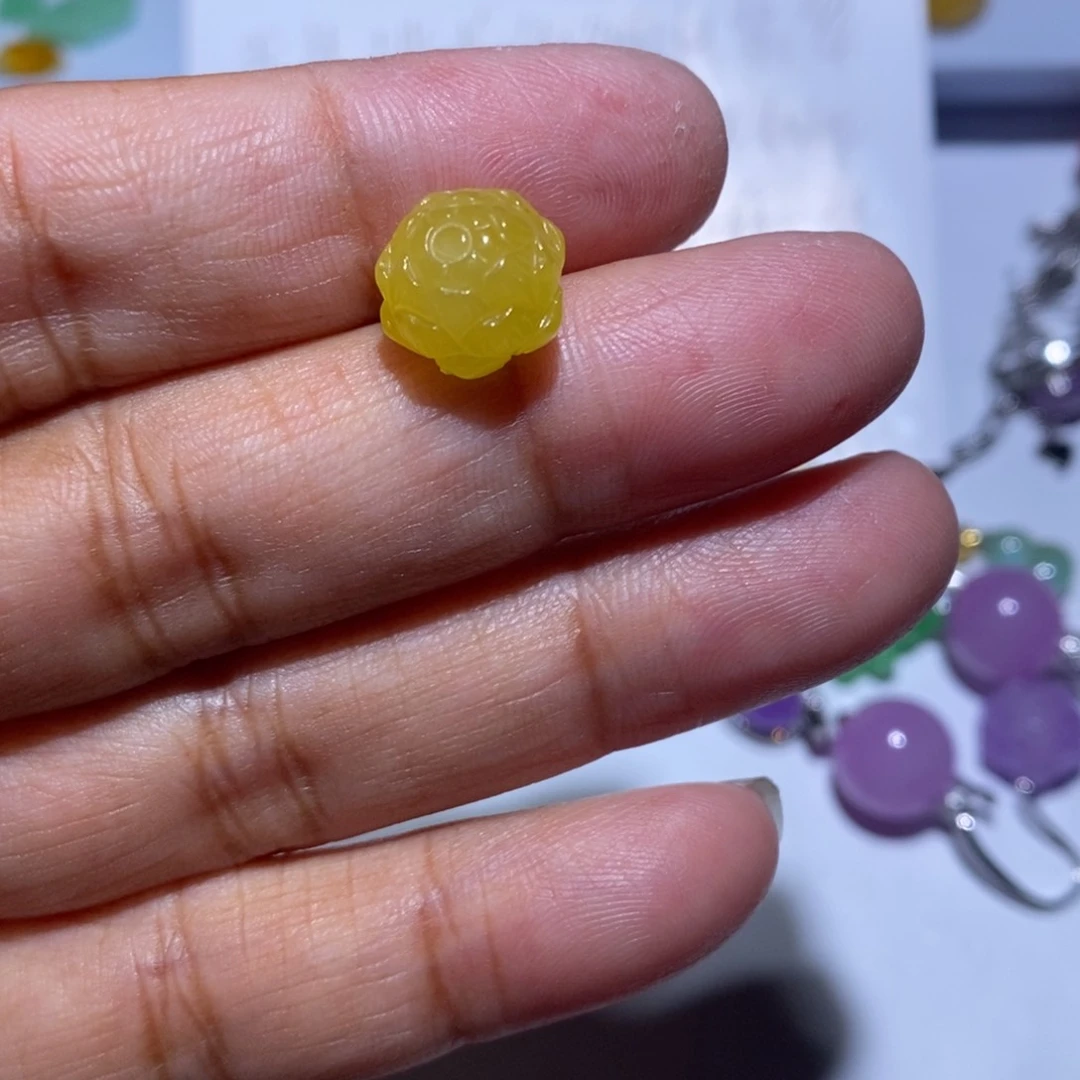 颈饰未镶嵌翡翠小***家