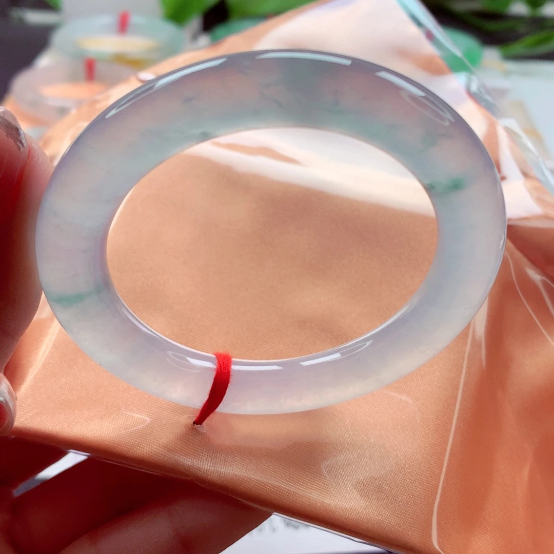 翡翠未镶嵌手镯（圆镯）师妹52.5胖圆冰玻种清爽（16号）