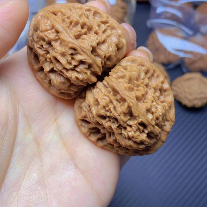 核桃把件三角疆43打底