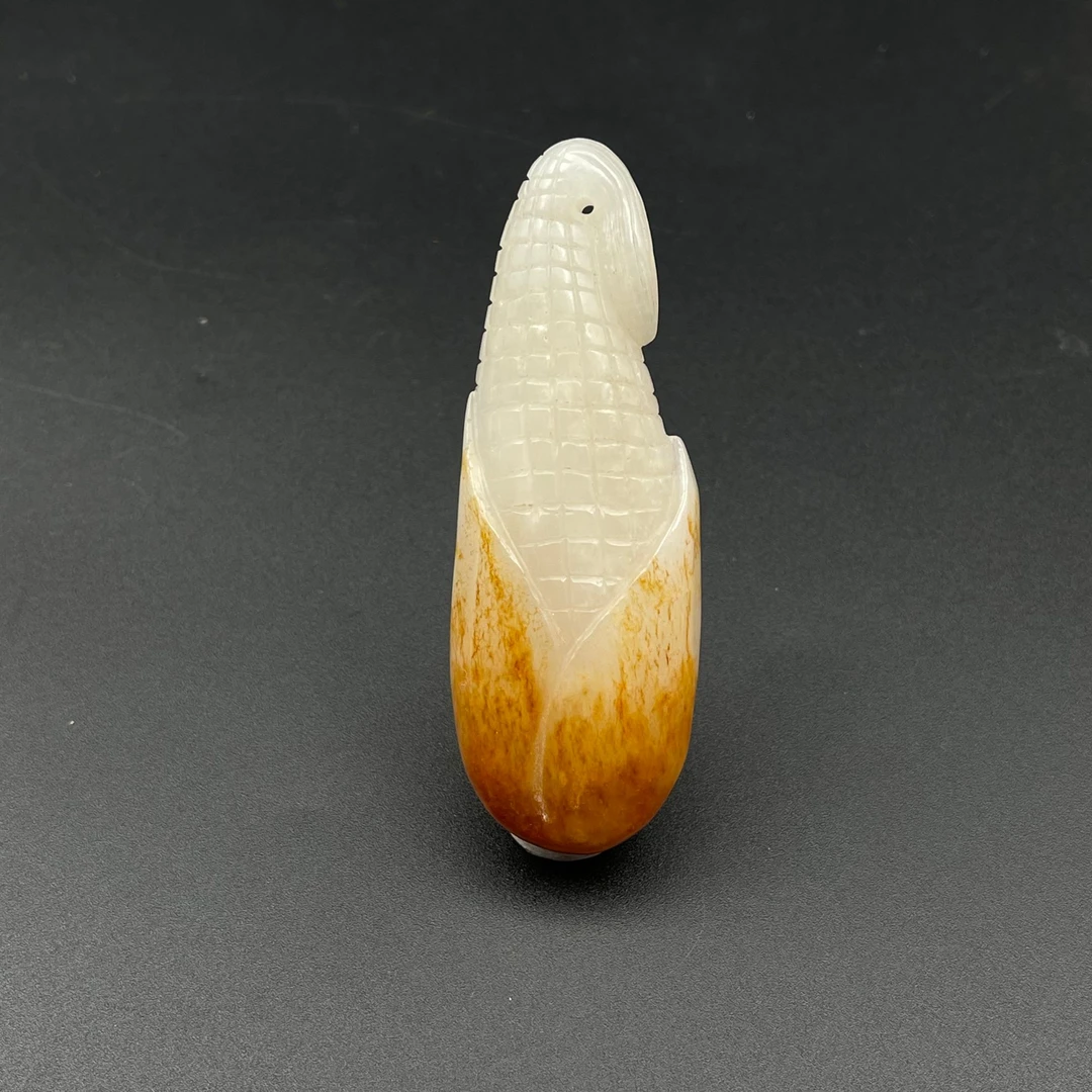 LOT.44和田玉玉米雕件/589514