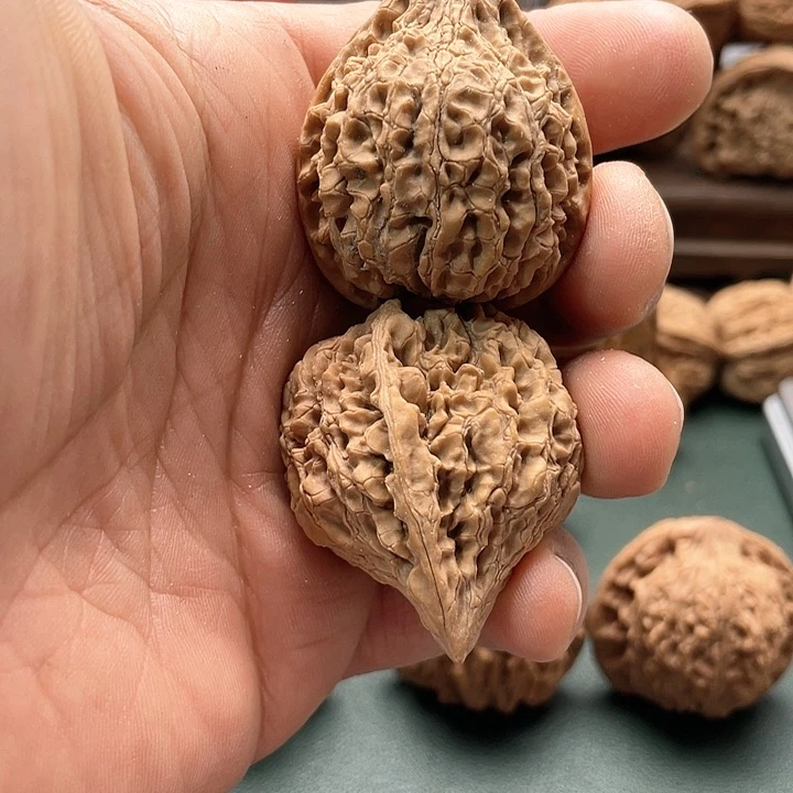 文玩核桃吊坠月*虎35坐佛