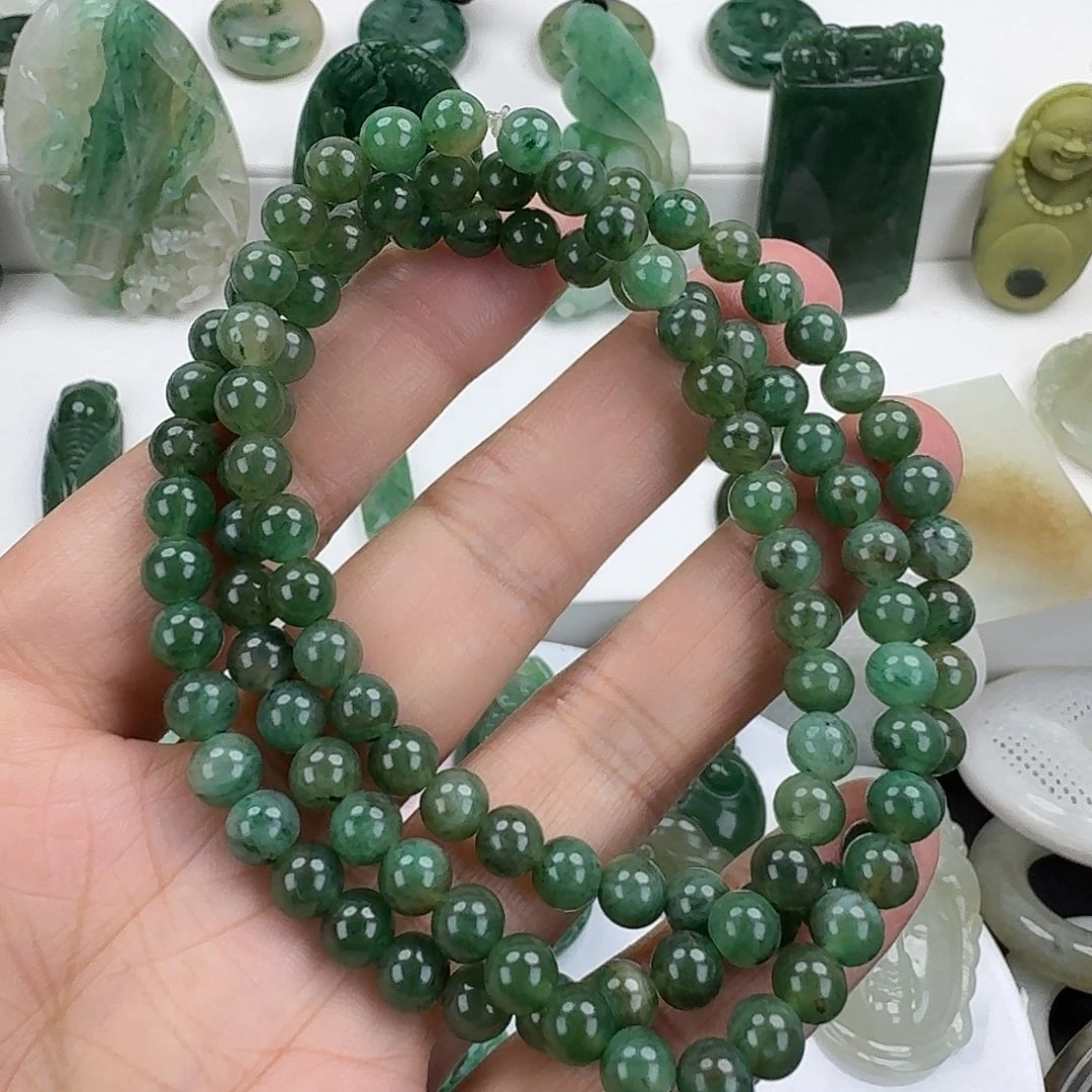 独山玉未镶嵌颈饰