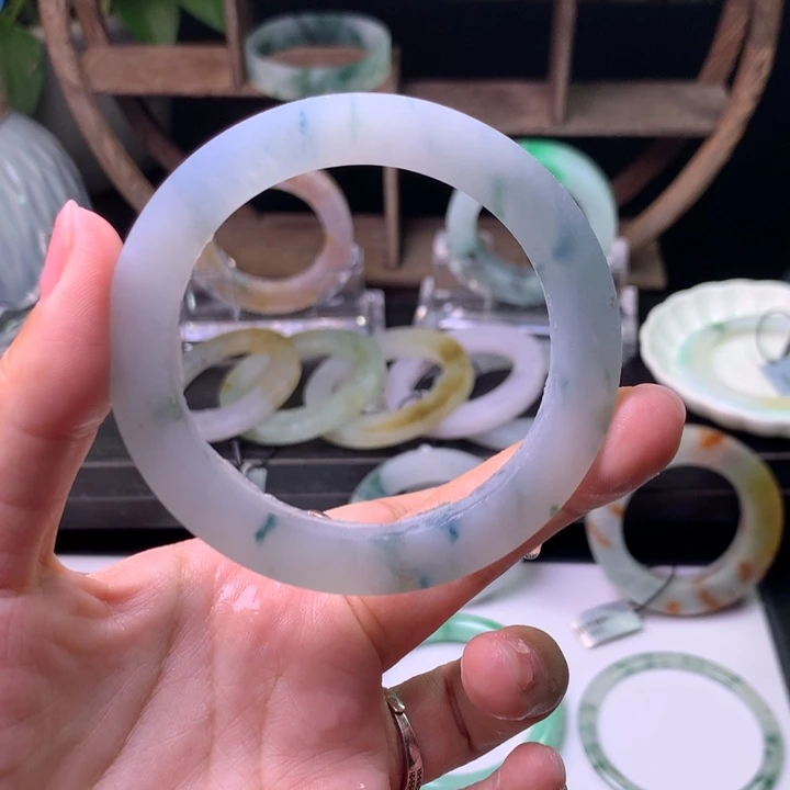 猪****定制翡翠翡翠未镶嵌