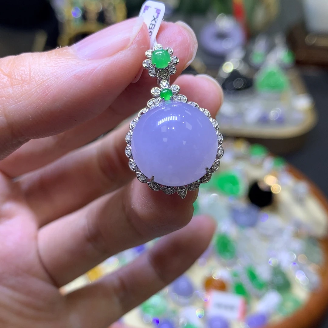 翡翠18K金镶嵌颈饰