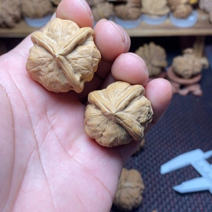 ****饭文玩核桃把件文玩