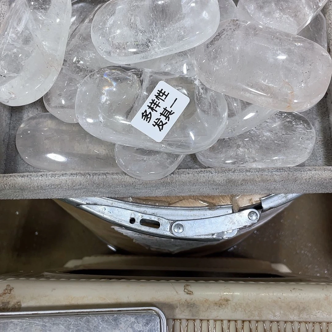 水晶摆件……未镶嵌一个