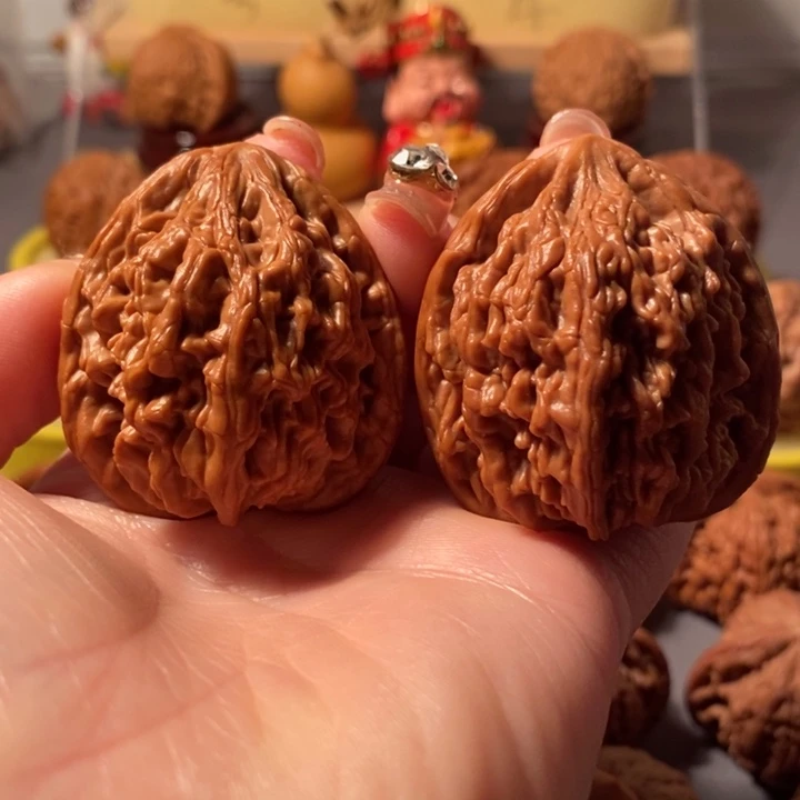 文玩核桃吊坠41虎头王