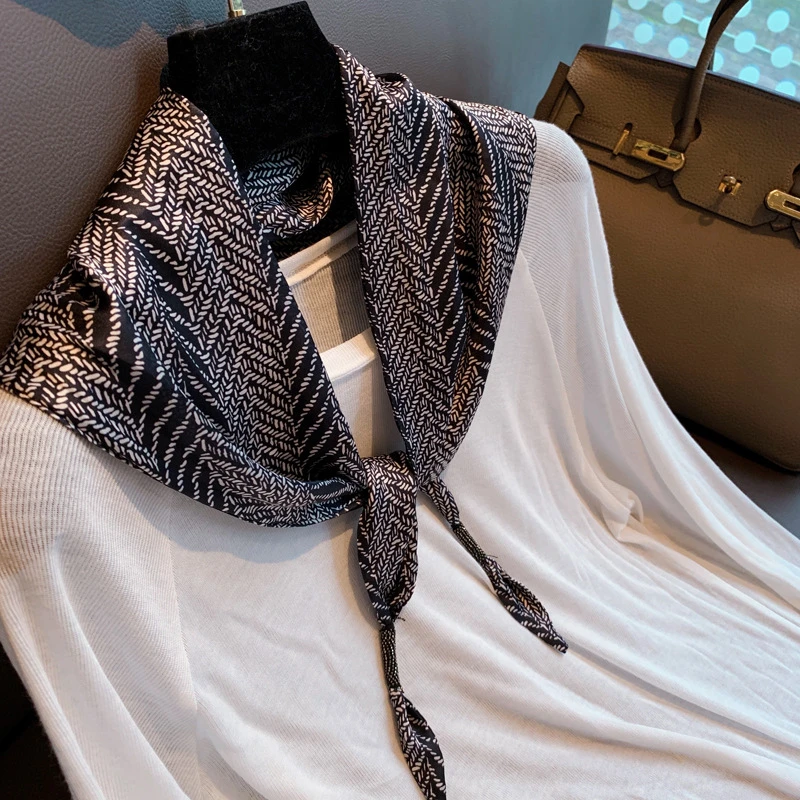 意大利【设计师】时尚复古三角巾缎面柔软丝滑丝巾小披肩