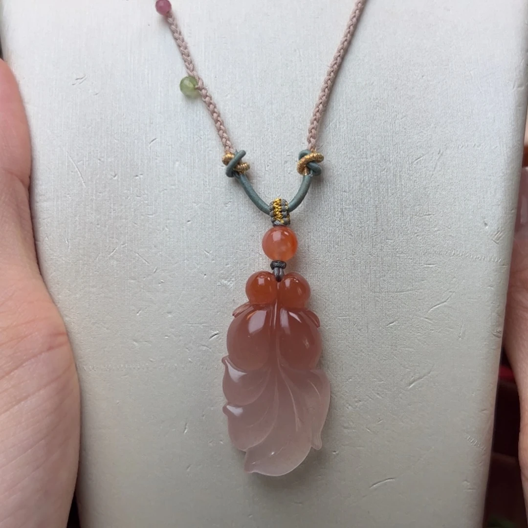 南红玛瑙挂件未镶嵌