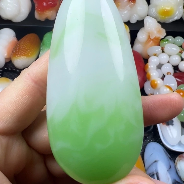 新疆戈壁五彩石金丝