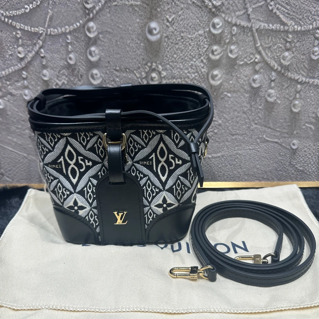 99新 LouisVuitton/路易威登 限定黑老花刺绣小烧卖芯片款/肩带在