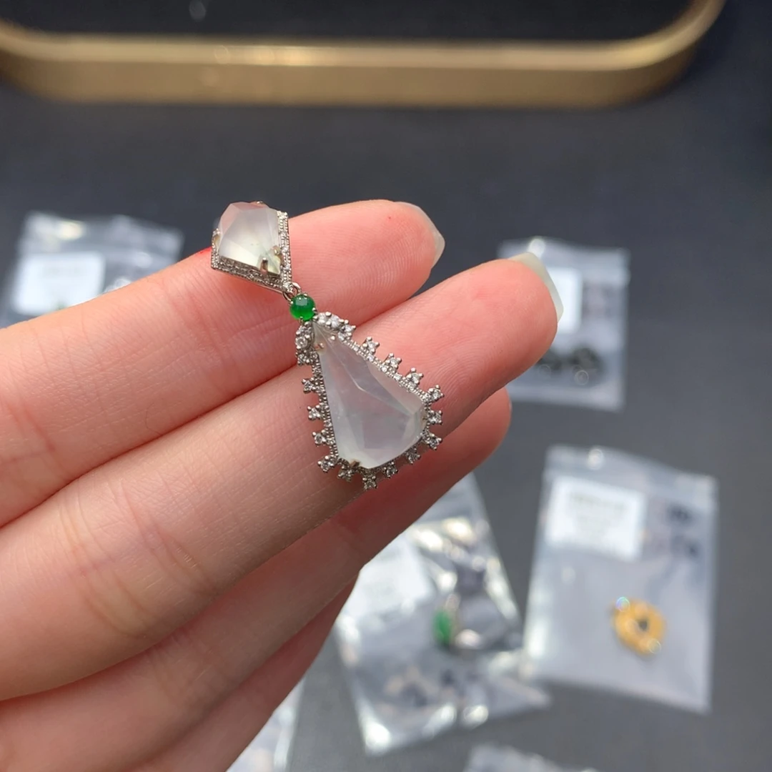 翡翠18K金镶嵌挂件48小时鉴赏期 退货不扣服务费