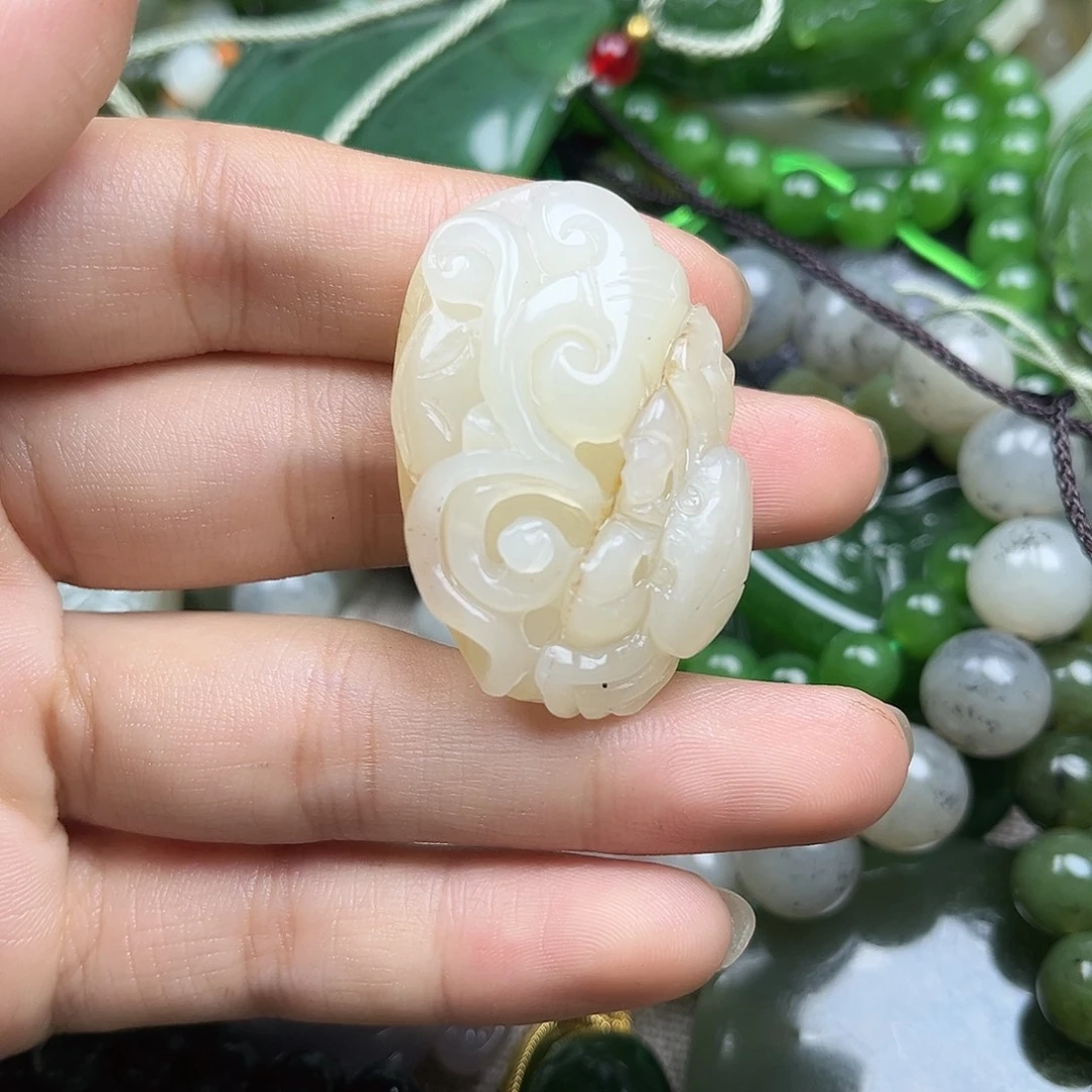 和田玉（糖玉）未镶嵌颈饰