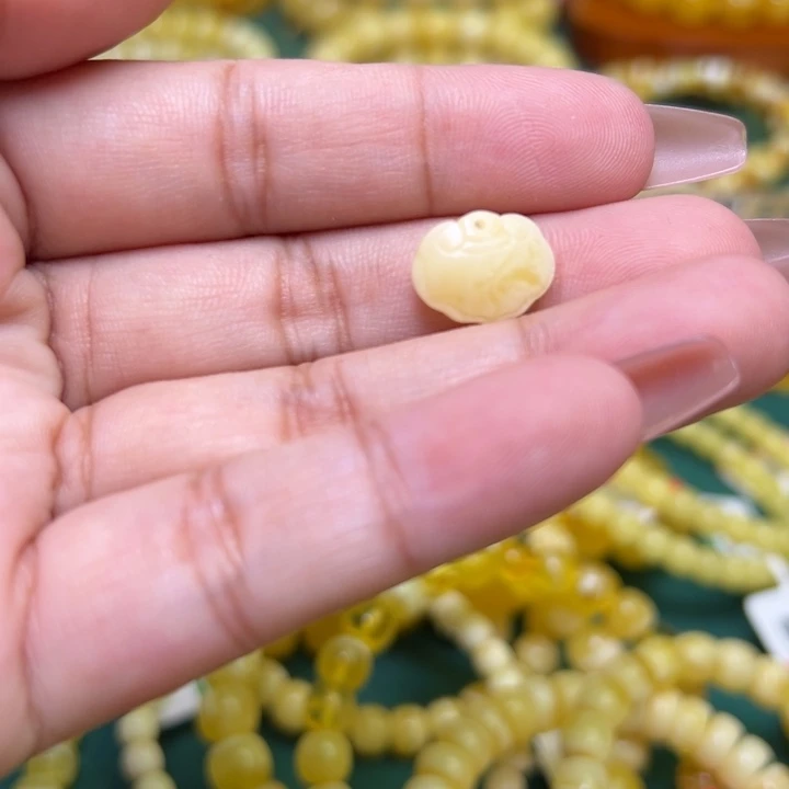 蜜蜡未镶嵌珠宝奇石
