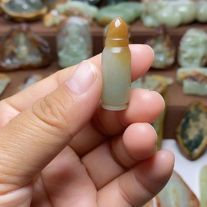 岫岩老玉（透闪石质玉）未镶嵌颈饰