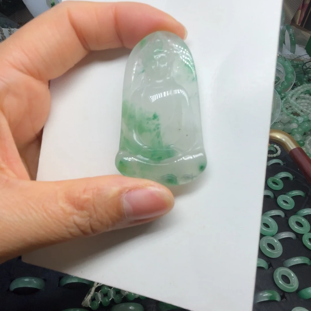 石英质玉（非洲翠）未镶嵌散珠素衣观音