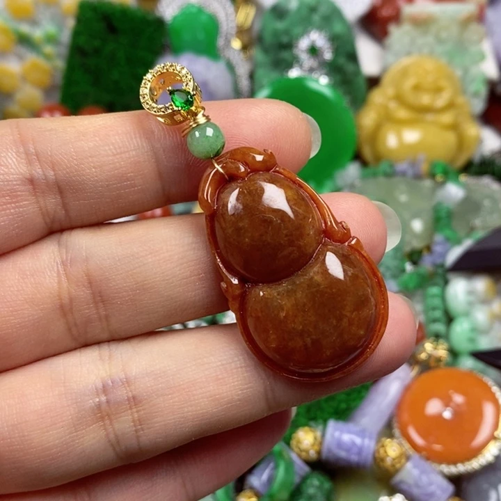 翡翠未镶嵌吊坠(赠链)