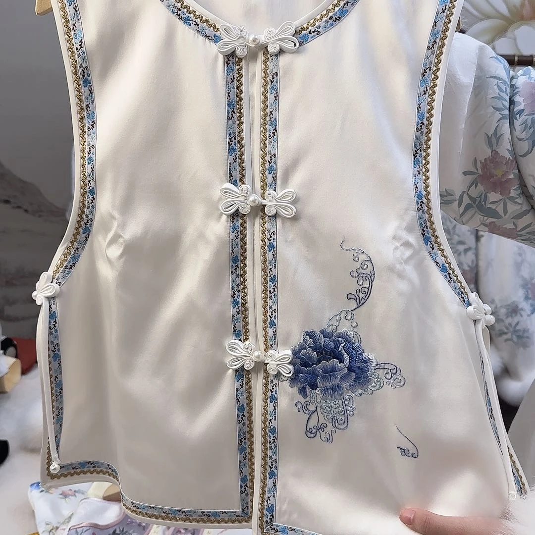 刺绣21.真丝苏绣棉服马甲