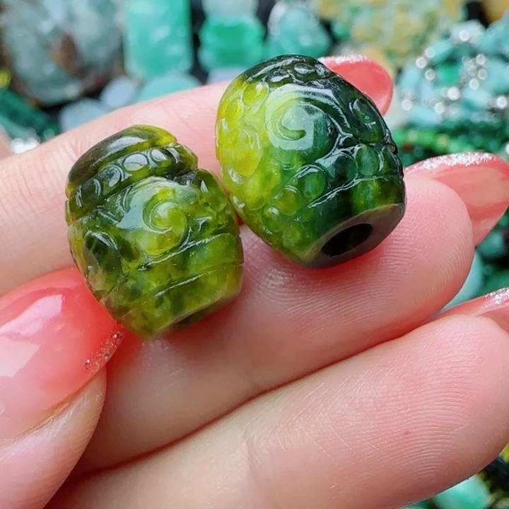 翡翠未镶嵌颈饰天然A货13