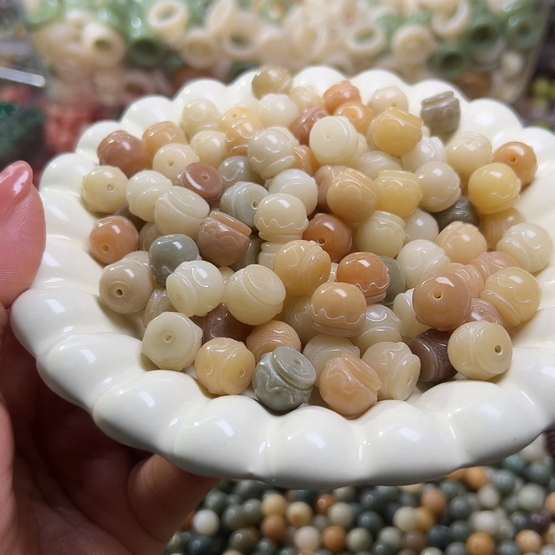 白玉菩提吊坠微瑕13多宝峰蜜罐40颗