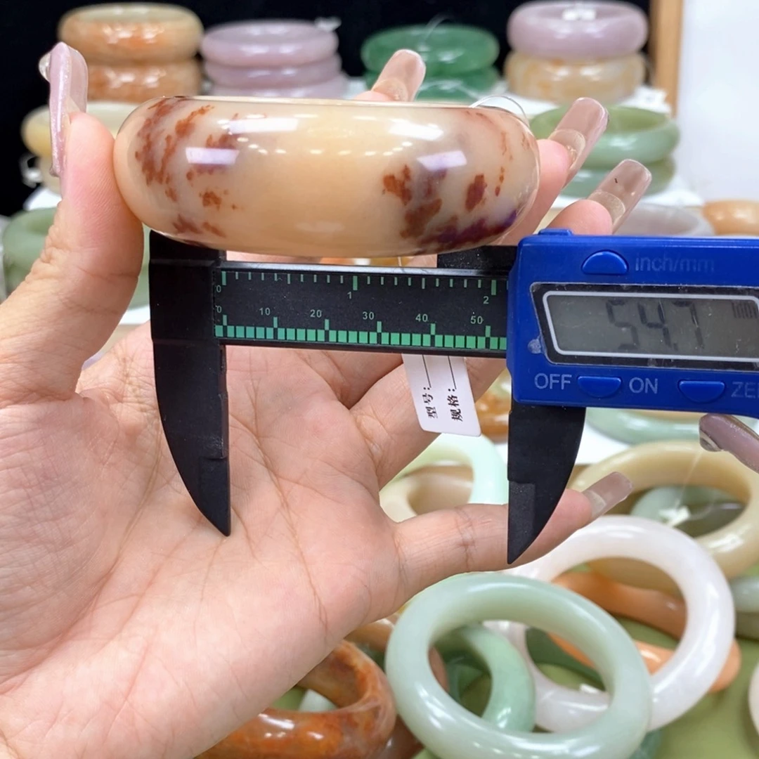 石英岩玉手镯未镶嵌
