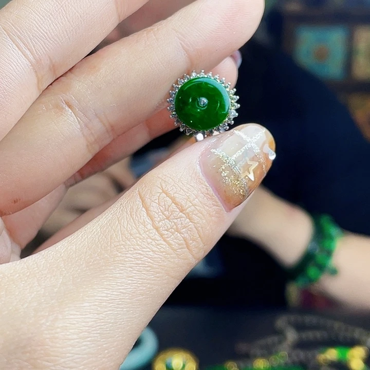 翡翠银S925镶嵌颈饰多样性