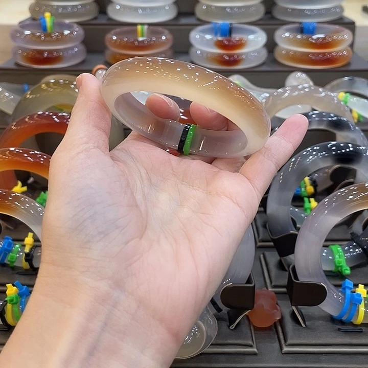 玛瑙/玉髓未镶嵌手镯39