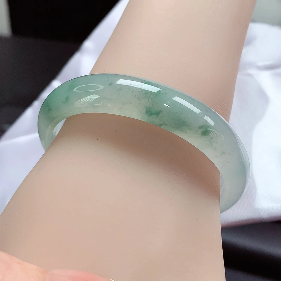 未镶嵌手镯（贵妃镯）翡翠天然a货翡翠