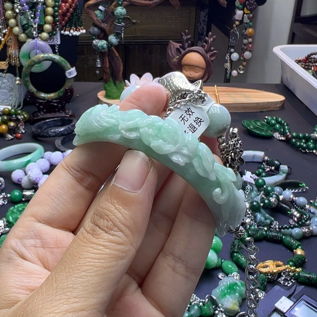 ****s翡翠未镶嵌手链199