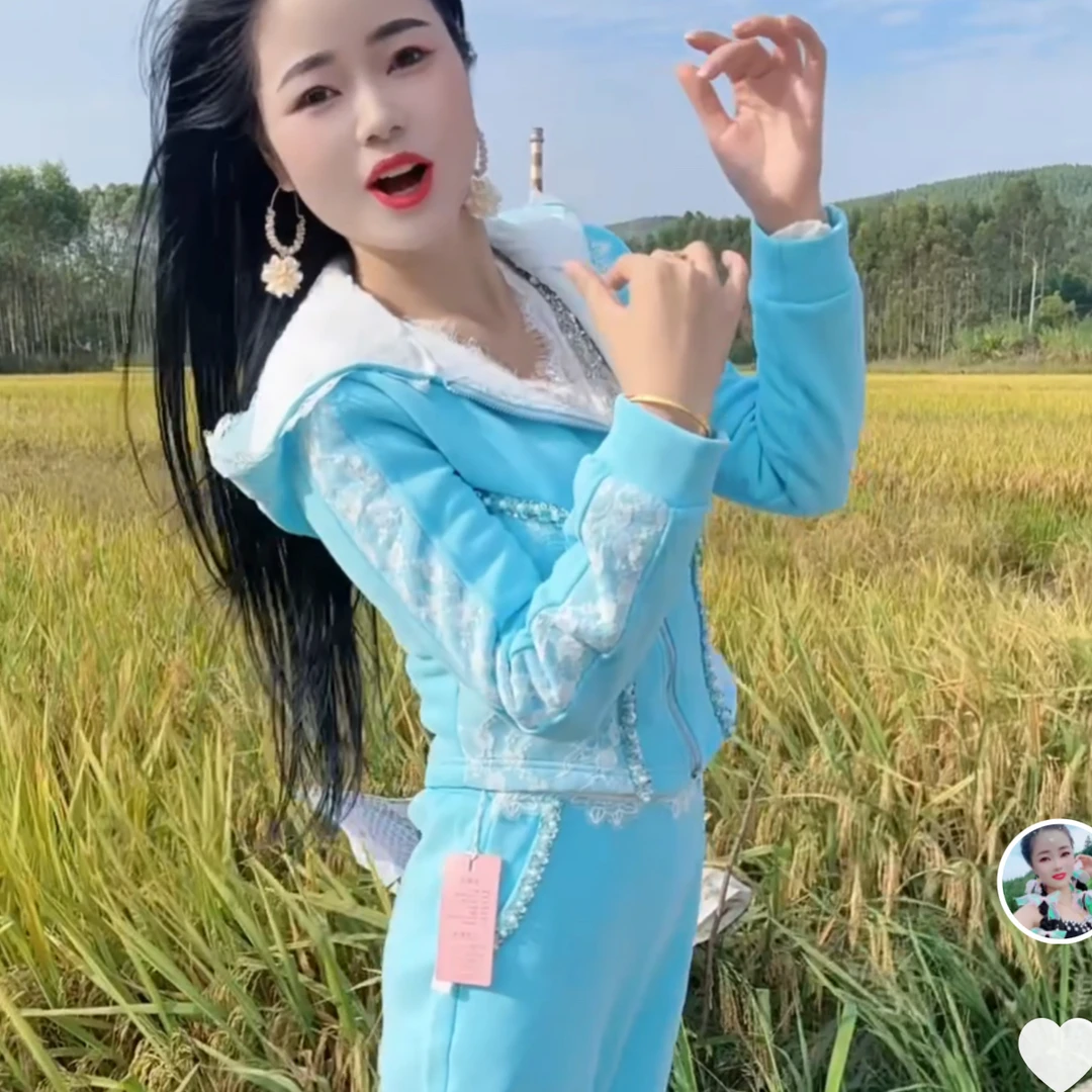 早秋洋气减龄蕾丝拼接连帽外套搭配阔腿裤运动套装