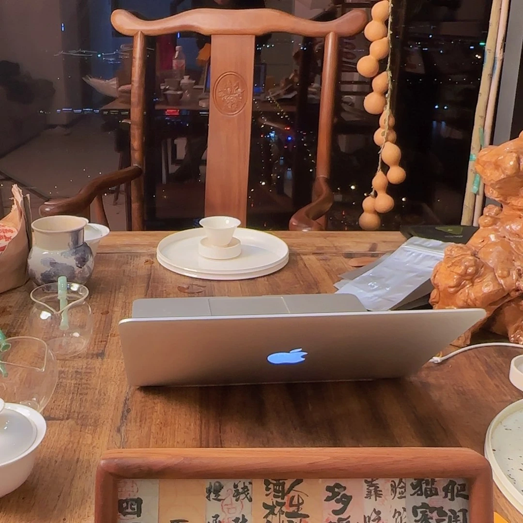吧**口百花潭中场福利吧唧闪拍2盒